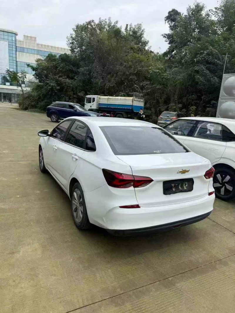 乐山21年雪佛兰科沃兹5