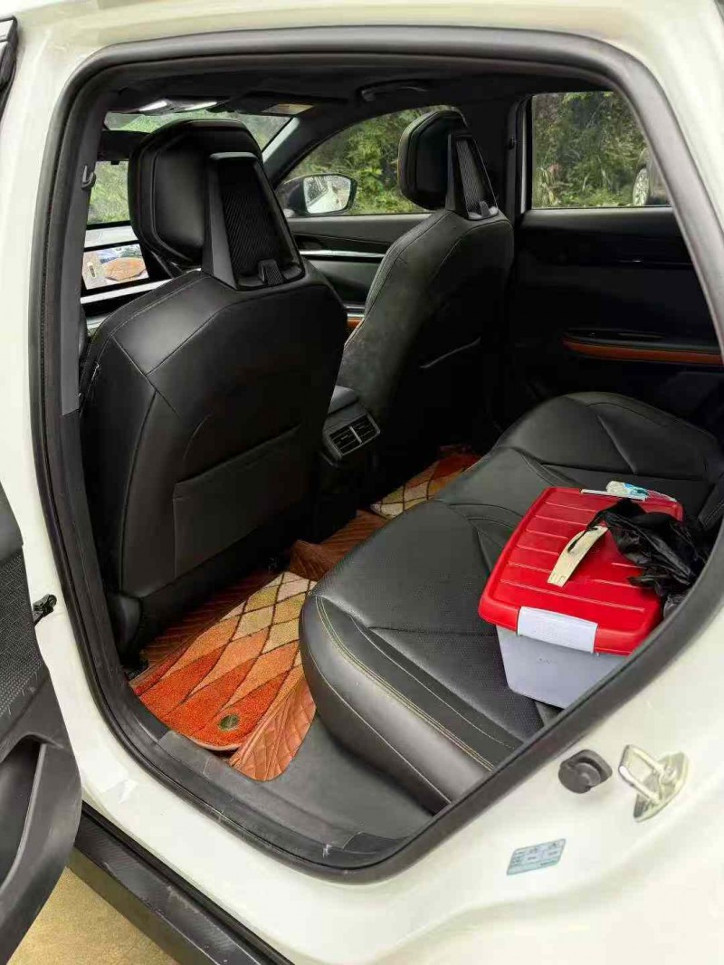 乐山23年长安汽车UNI4