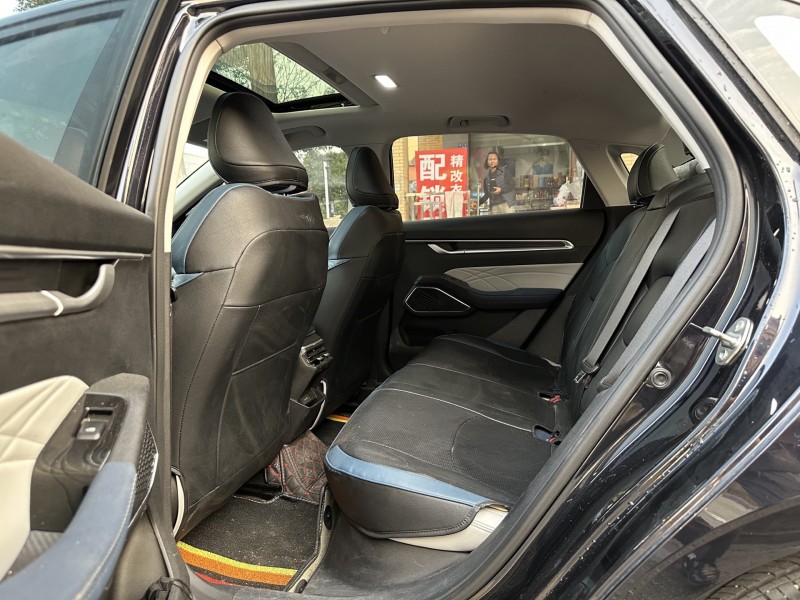 东莞22年吉利帝豪5