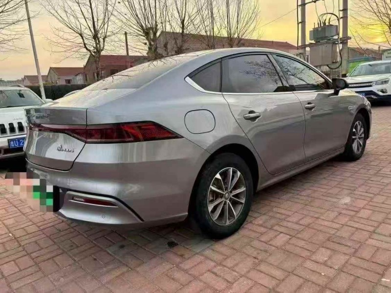 东营23年比亚迪秦8