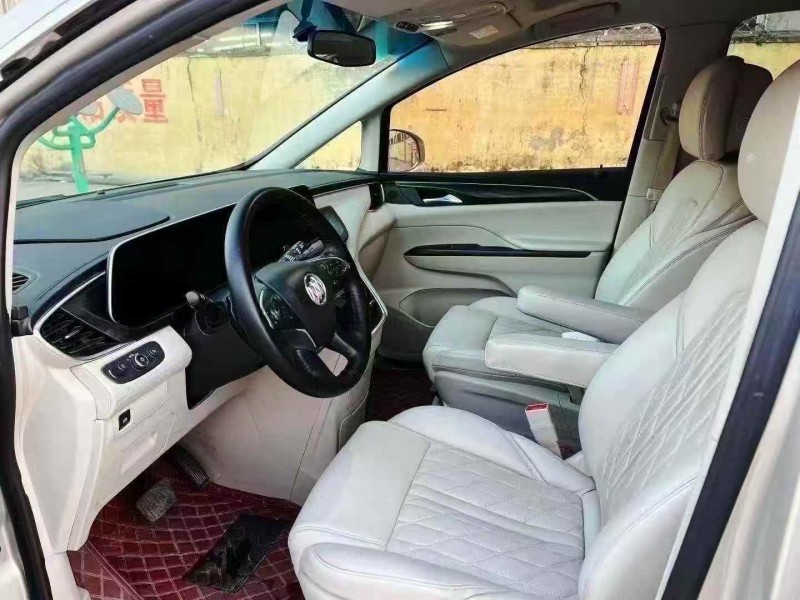 济宁21年别克GL86