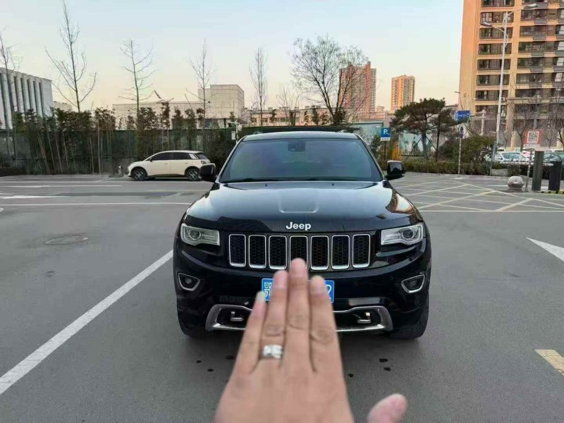 潍坊18年Jeep大切诺基1