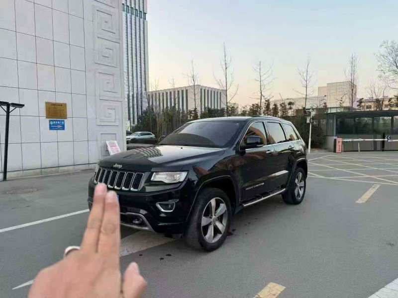 潍坊18年Jeep大切诺基2