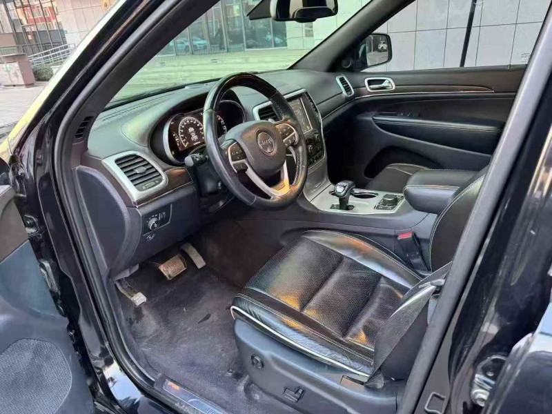 潍坊18年Jeep大切诺基6