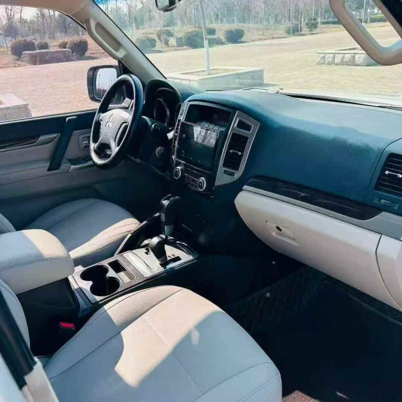 枣庄19年三菱帕杰罗7