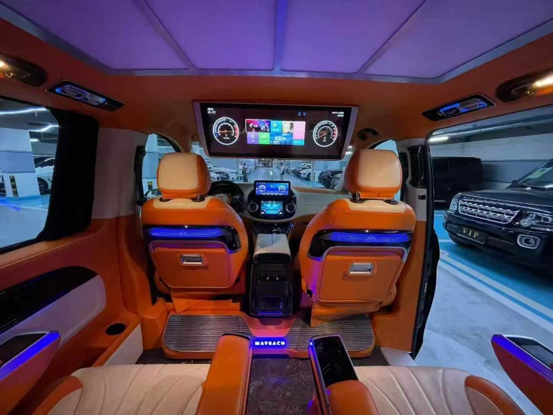 广州24年奔驰威霆7