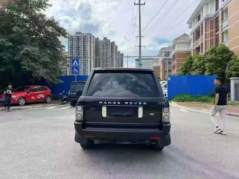 南宁11年路虎揽胜行政9