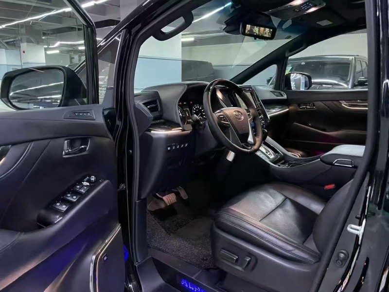 深圳19年丰田埃尔法4