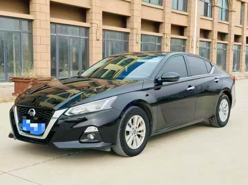 青岛22年日产天籁2