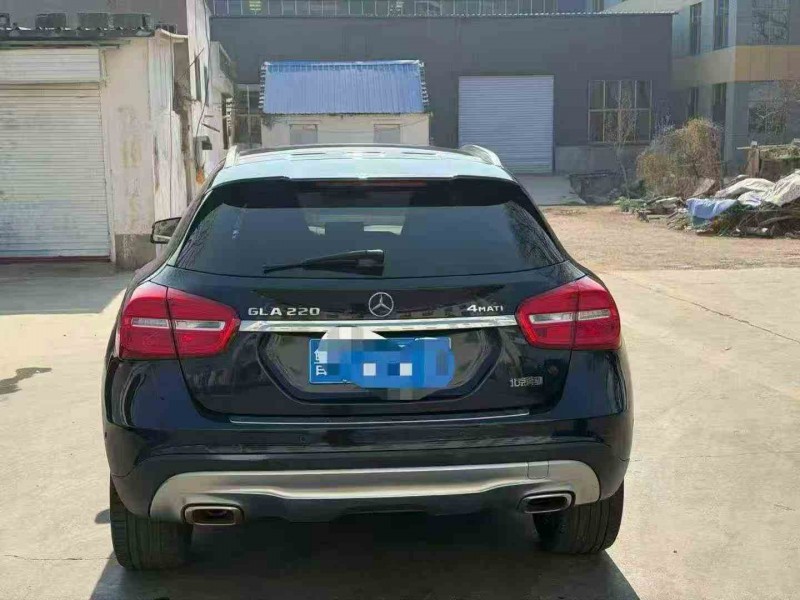 枣庄17年奔驰GLA8