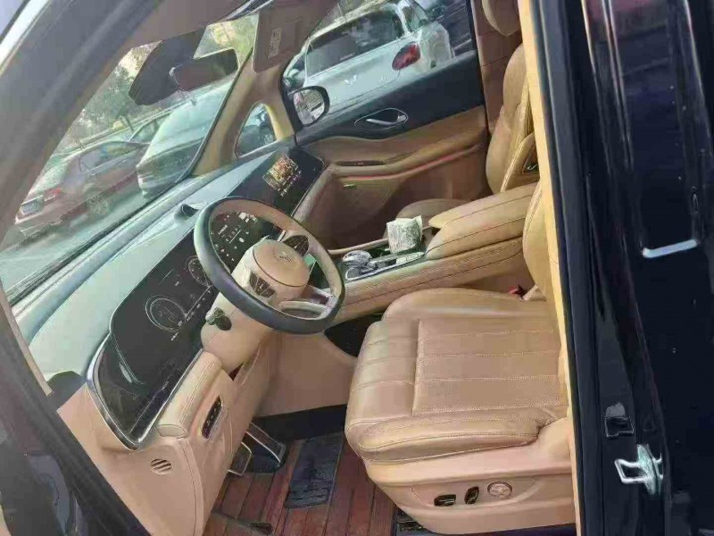 金华23年岚图汽车梦想家4