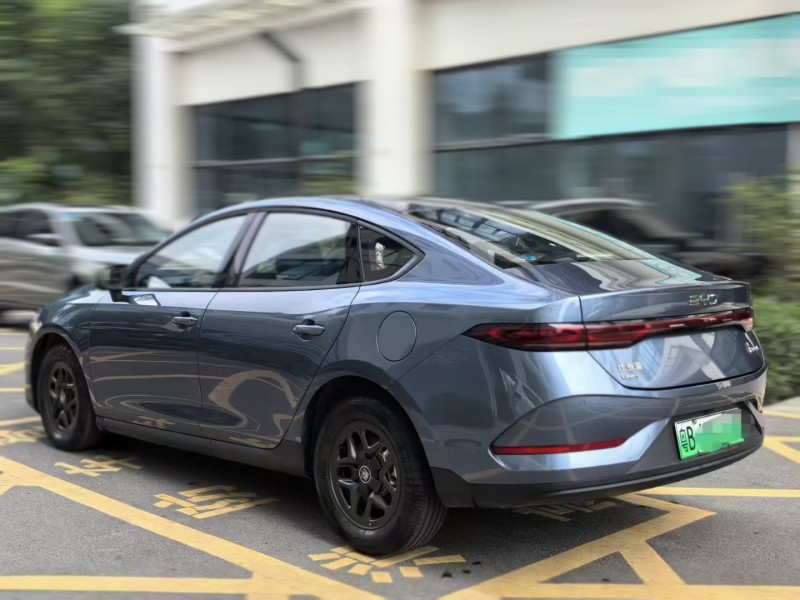 深圳25年比亚迪秦3