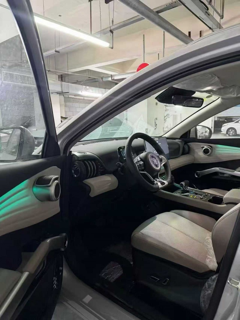 襄阳25年比亚迪元4