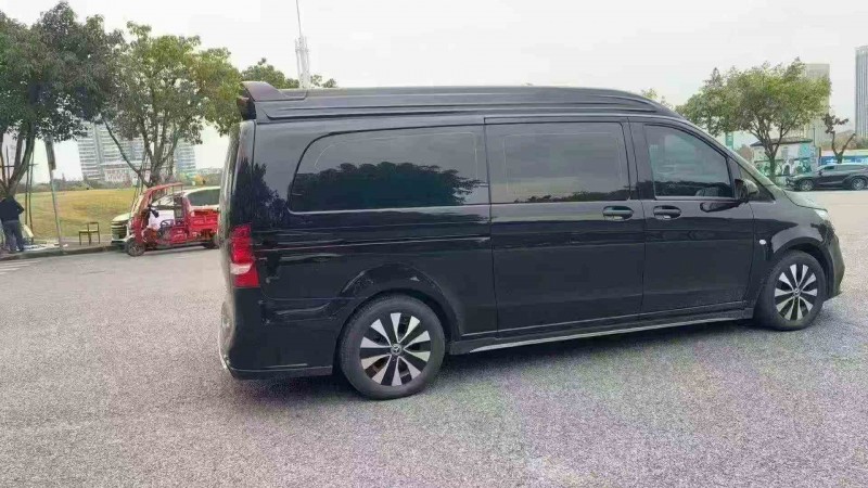 重庆24年奔驰威霆3