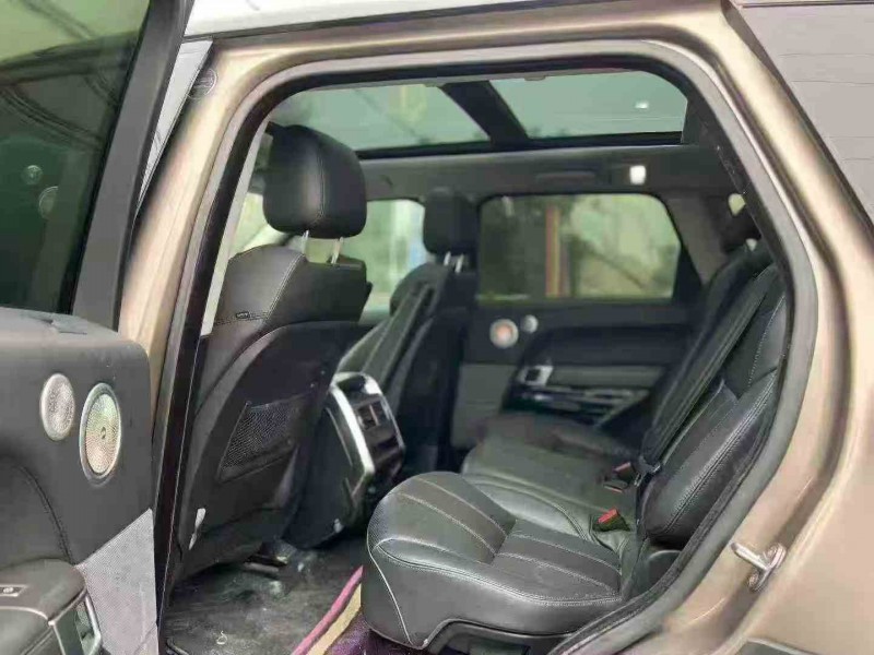 重庆16年路虎揽胜运动6