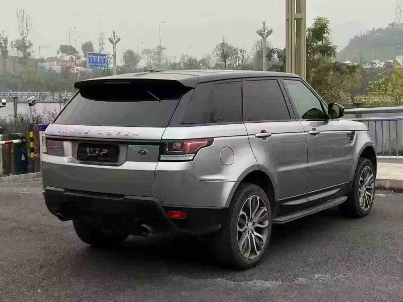 重庆16年路虎揽胜运动7