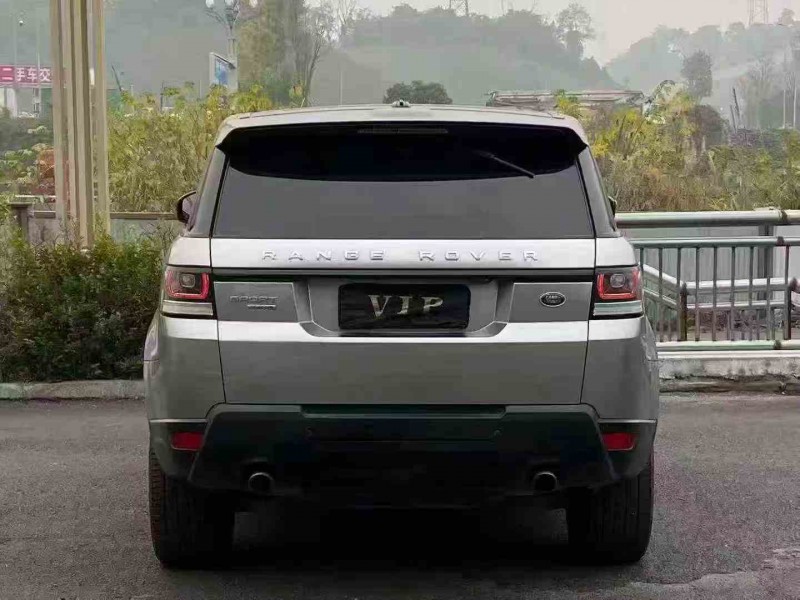 重庆16年路虎揽胜运动9