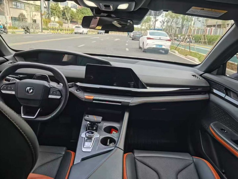 厦门23年长安汽车UNI7