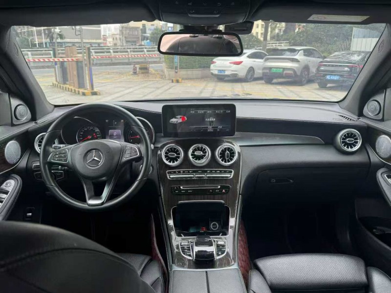 龙岩16年奔驰GLC4