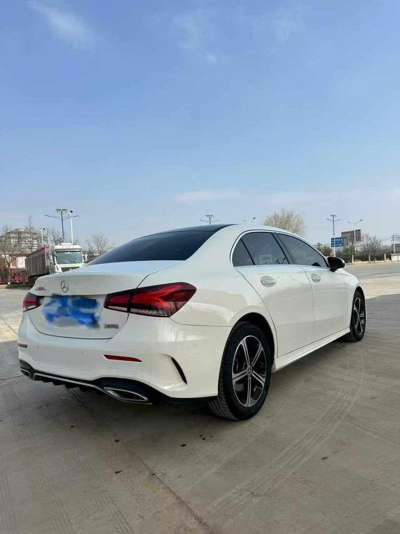 平凉22年奔驰A9