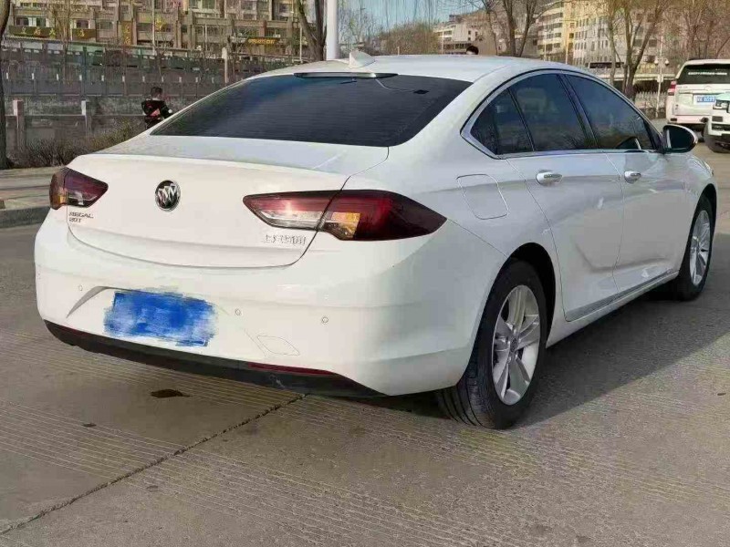 汉中19年别克君威8