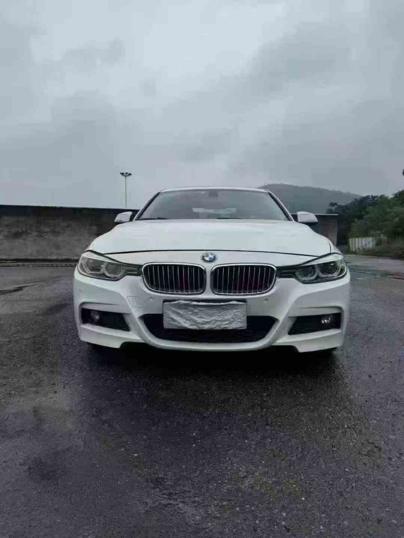 重庆17年宝马3系1