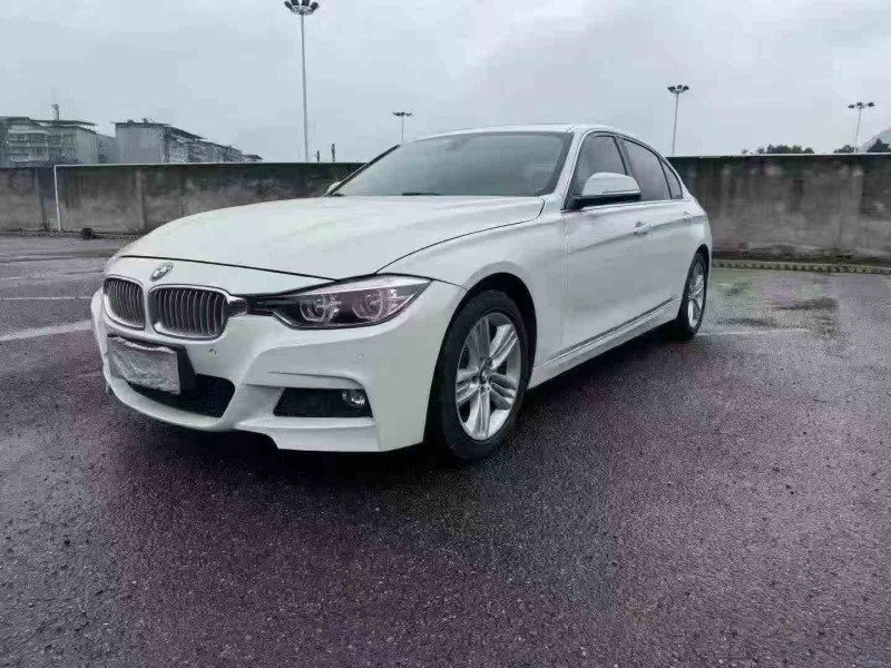 重庆17年宝马3系2