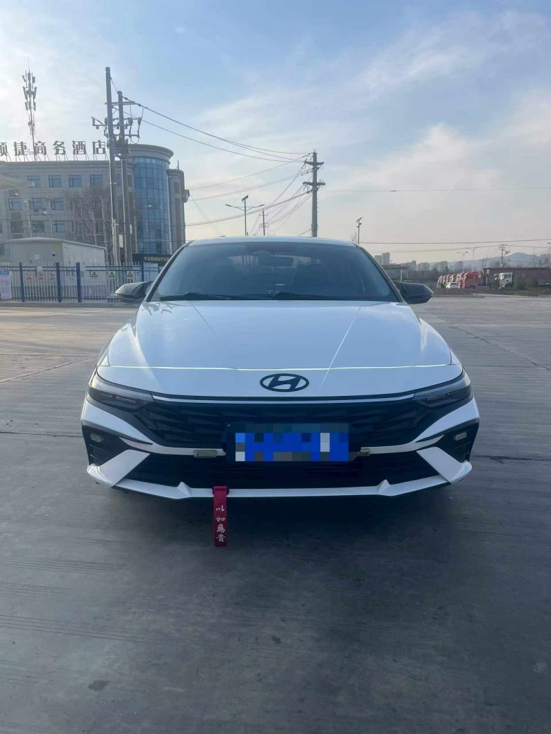 平凉24年现代伊兰特1