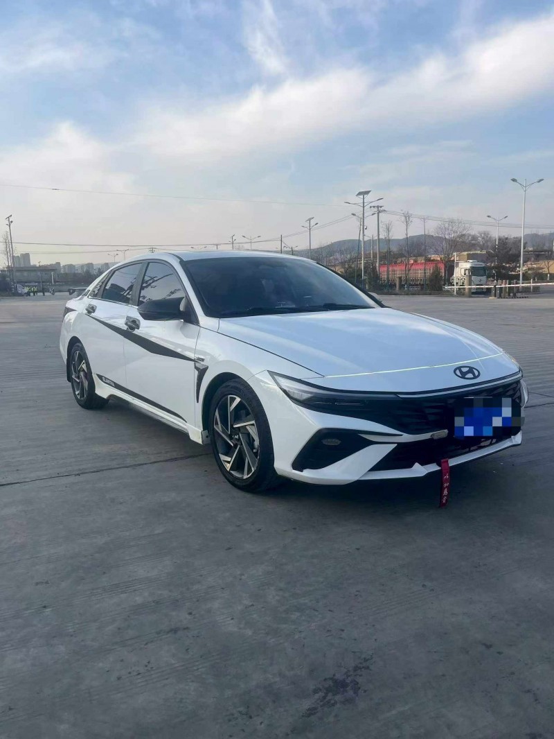 平凉24年现代伊兰特2