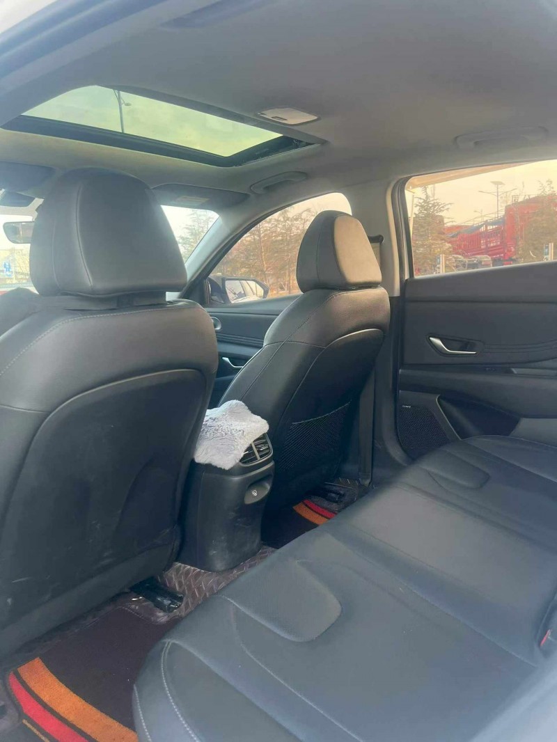 平凉24年现代伊兰特4