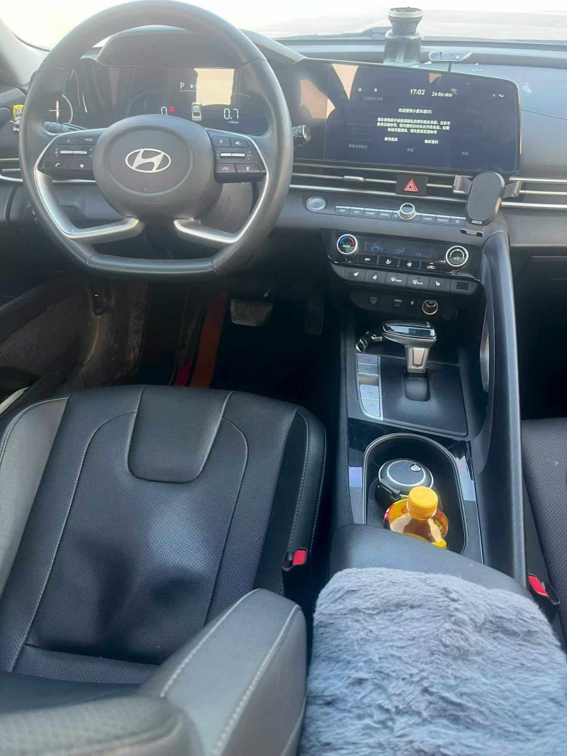 平凉24年现代伊兰特6