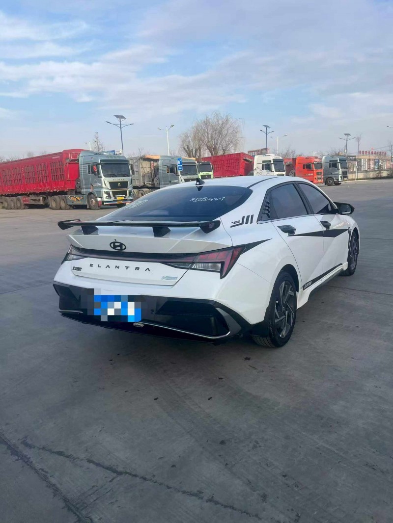 平凉24年现代伊兰特7