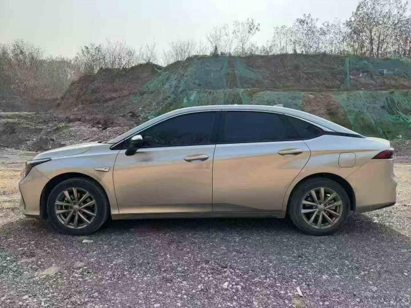 咸阳24年传祺埃安S6