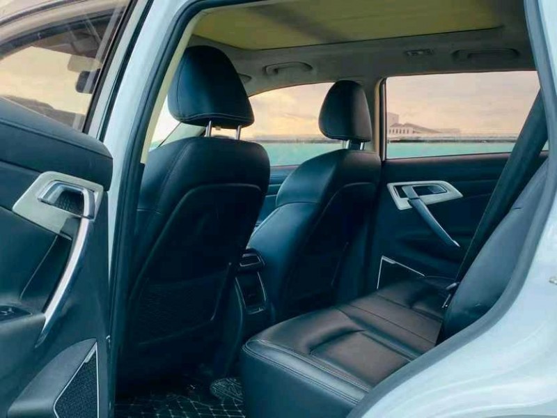 东莞19年吉利博越6