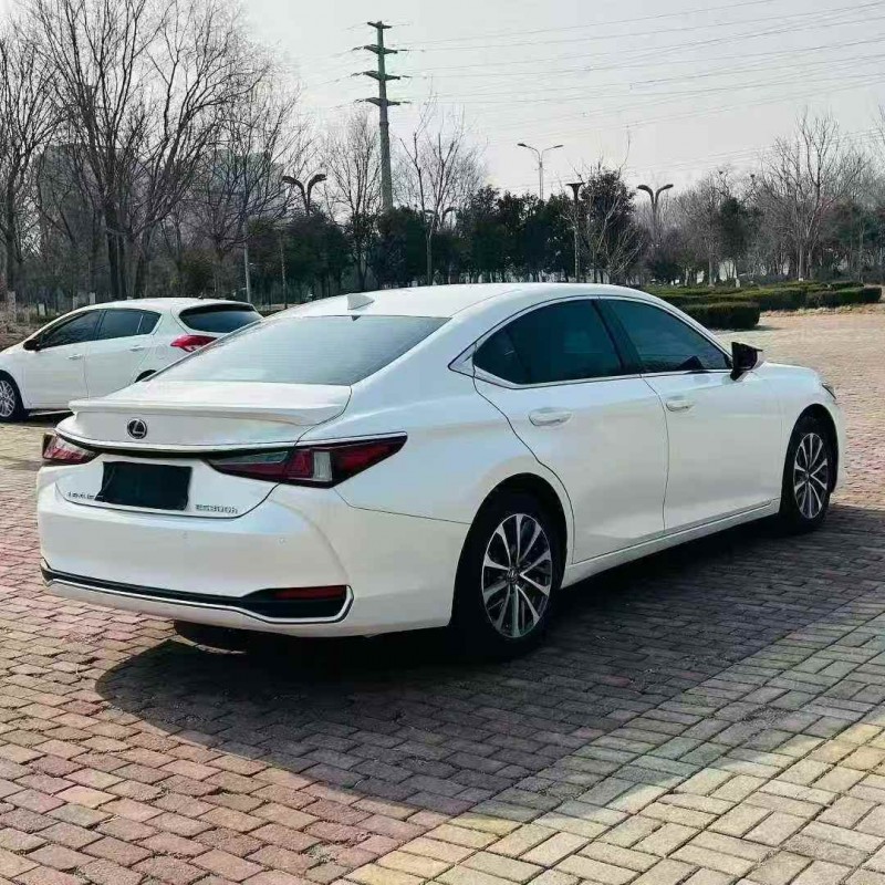 济宁24年雷克萨斯ES8