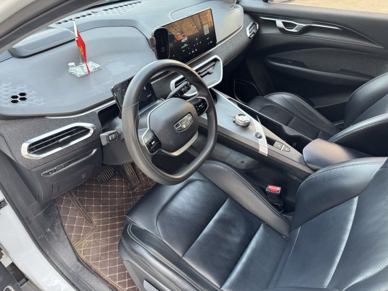 济宁23年吉利几何6