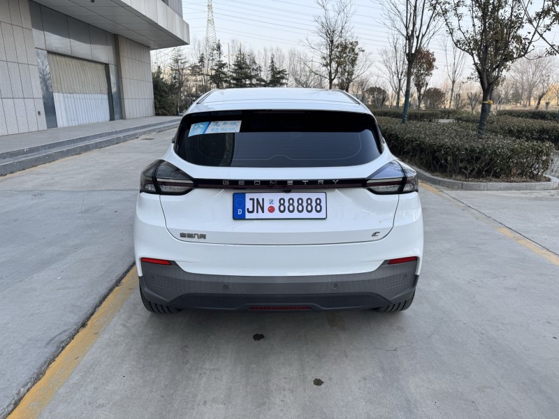 济宁23年吉利几何9