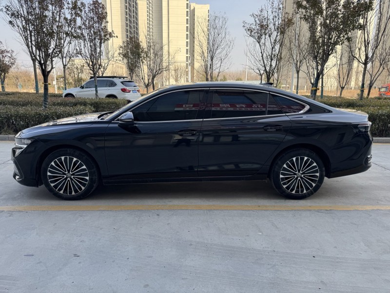 济宁25年大众迈腾7