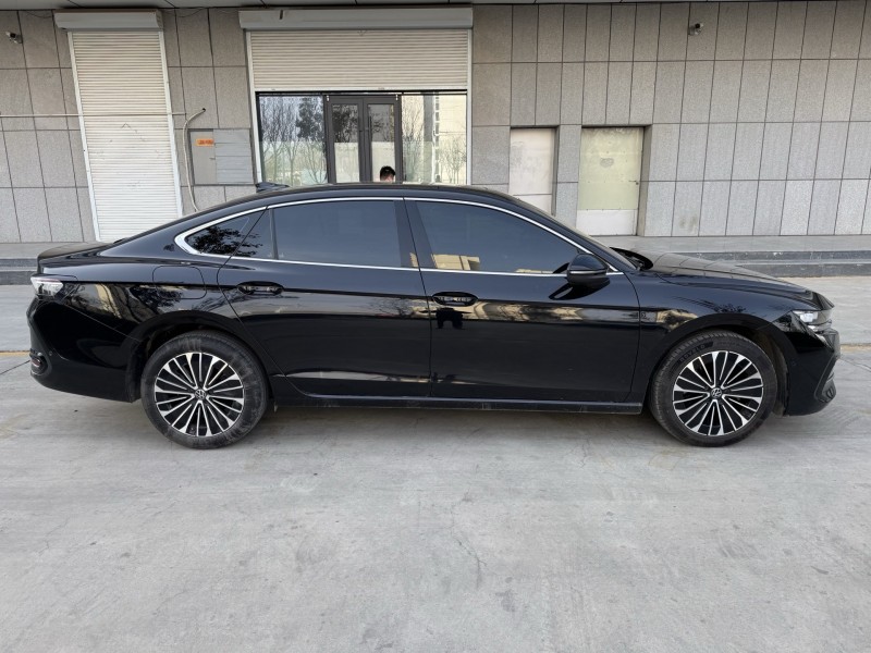 济宁25年大众迈腾8