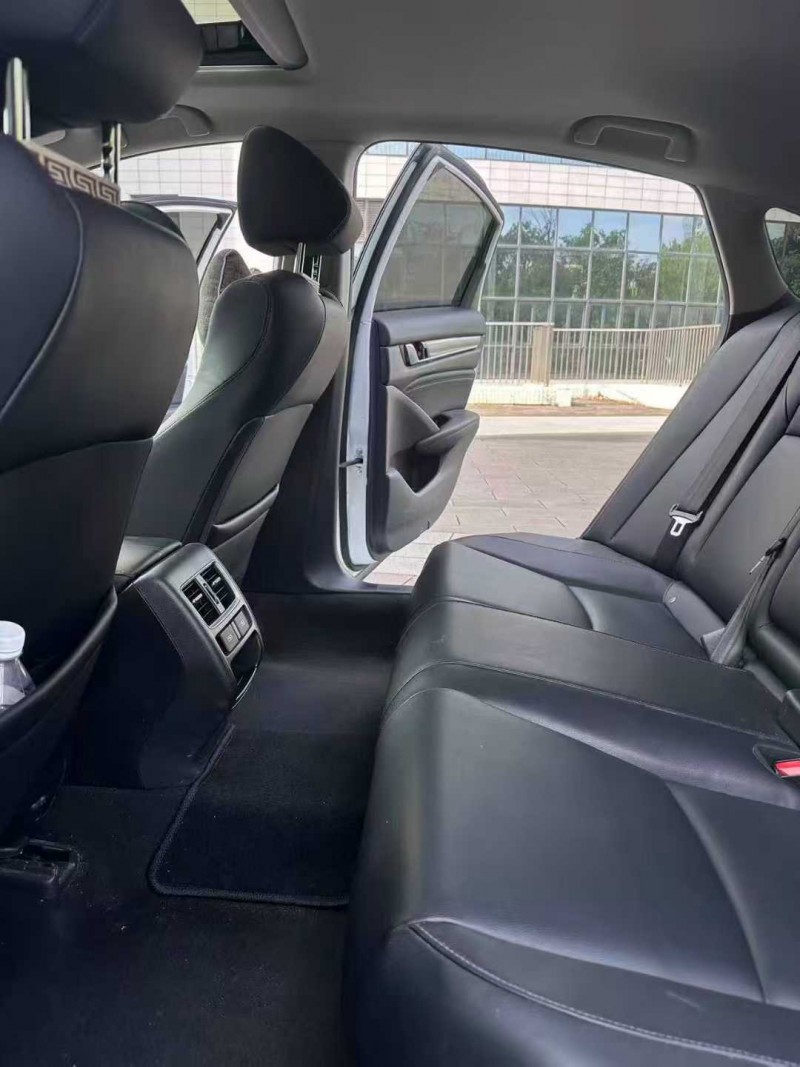 佛山22年本田雅阁6