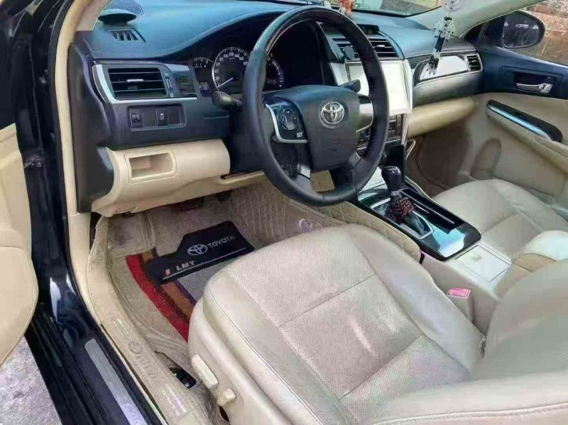 龙岩17年丰田凯美瑞5