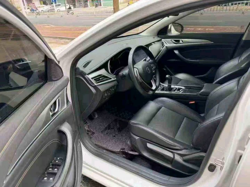 泉州20年长安汽车逸动6