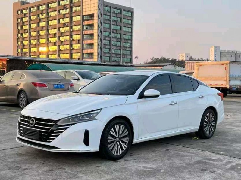 东莞25年日产天籁2