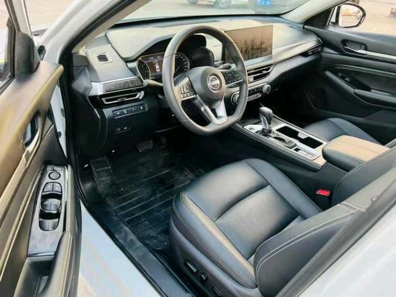 东莞25年日产天籁4