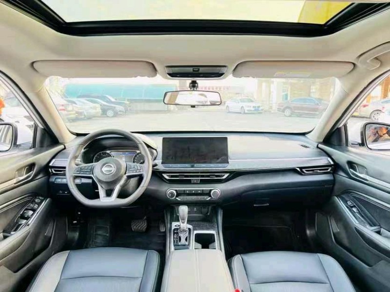 东莞25年日产天籁5