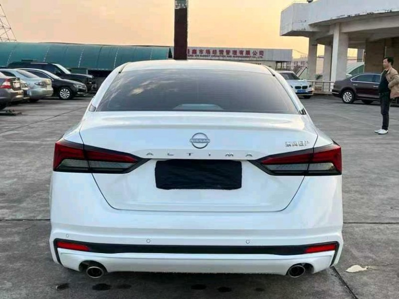 东莞25年日产天籁7