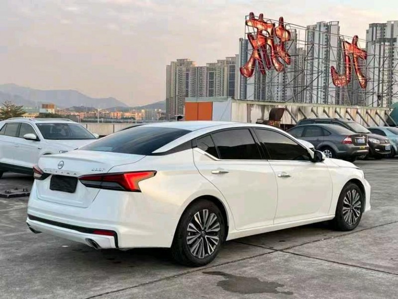 东莞25年日产天籁8