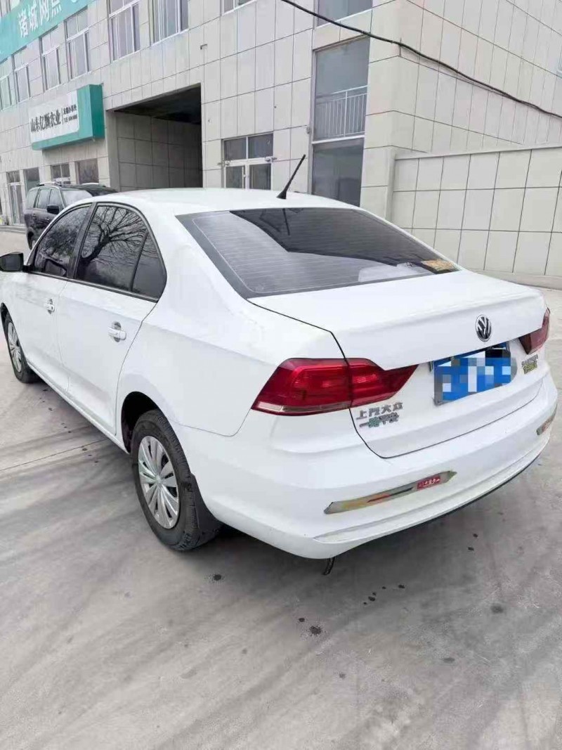 潍坊20年大众桑塔纳7