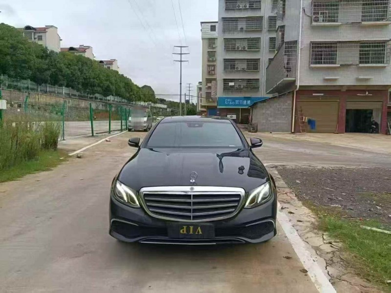 张家界18年奔驰E1