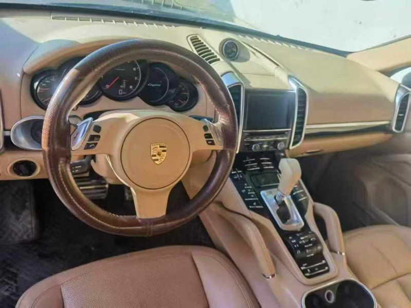 潍坊13年保时捷卡宴5